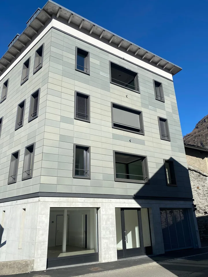 Attico fascinant à Biasca, de construction récente