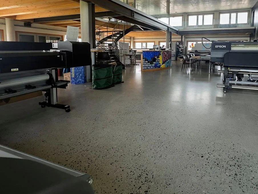 Vielseitige Gewerbefläche in Jegenstorf: Heller Showroom mit ca. 238 m²