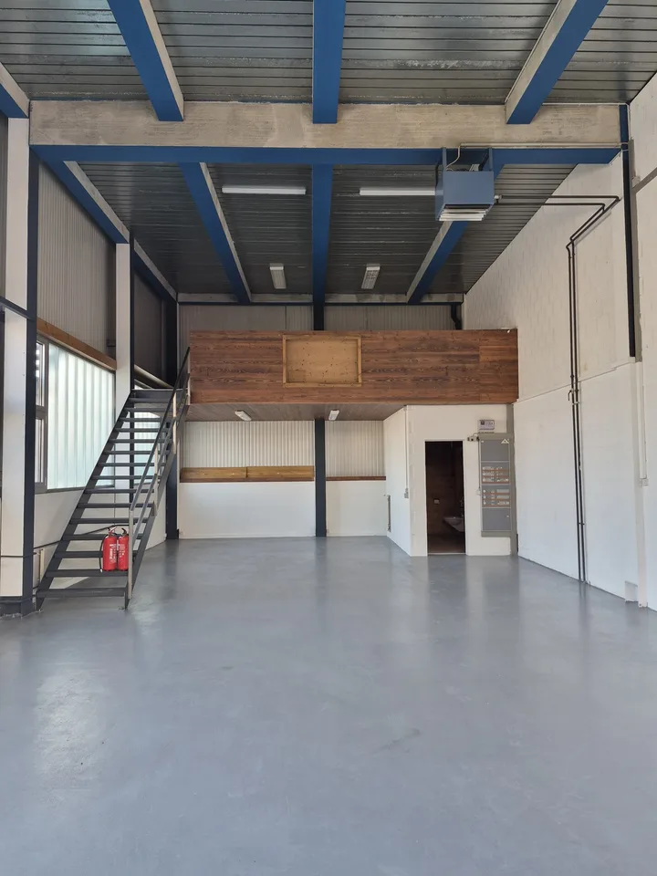 Versatile commercial unit