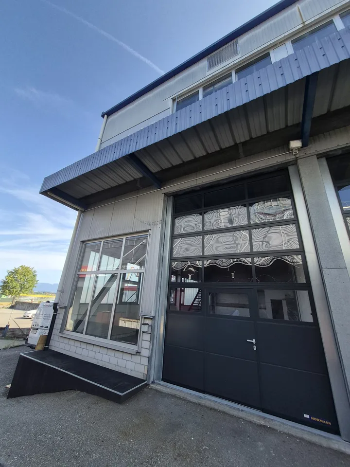 Versatile commercial unit
