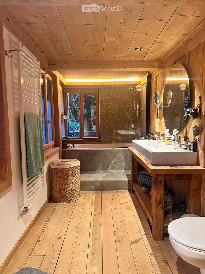 Grand Chalet en vieux bois de Caractère à L'Etivaz – 12 pièces - jardin - 5 places de parc