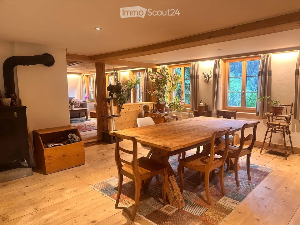 Grand Chalet en vieux bois de Caractère à L'Etivaz – 12 pièces - jardin - 5 places de parc
