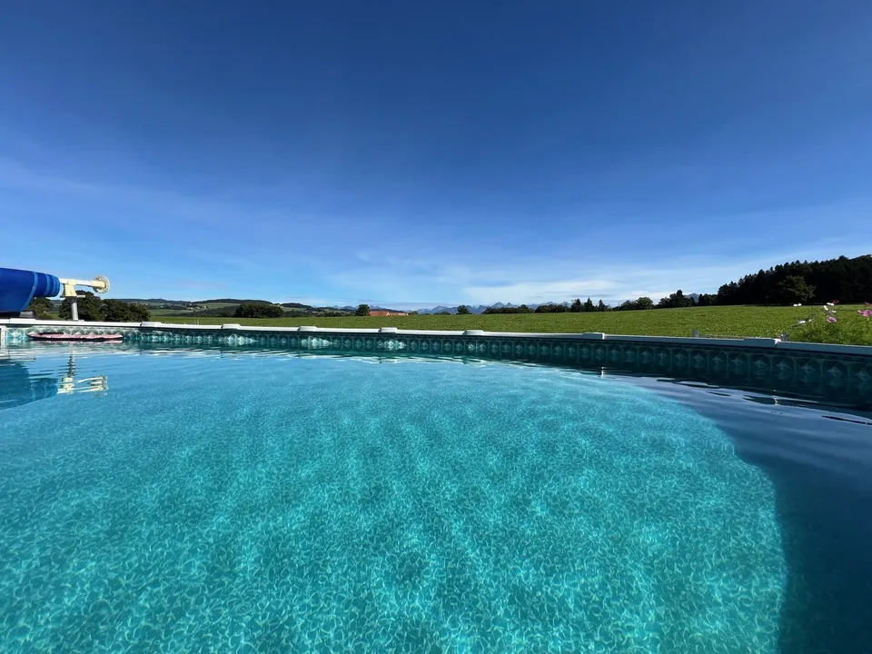 Villa with 6.5 rooms, large garden, pool,...