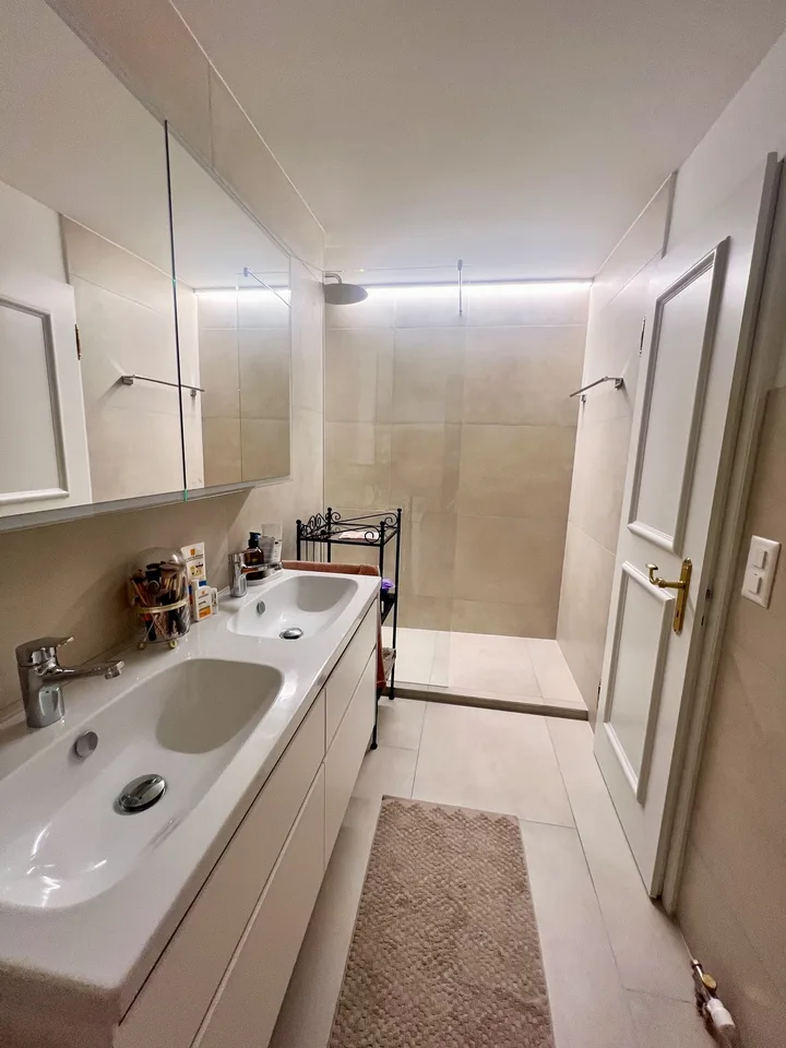 Zürich, Münsterhof - Zimmer in einer großen, hellen Wohnung mit großartiger Aussicht, Lift und Kamin