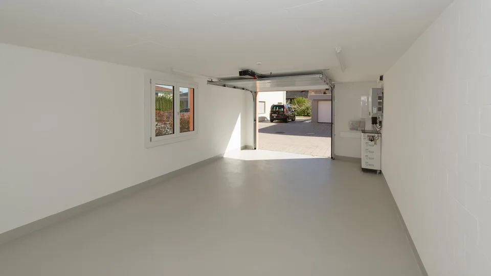 Nouveau bâtiment, quasi autonome en énergie - Maison familiale individuelle de 5½ pièces avec grand jardin