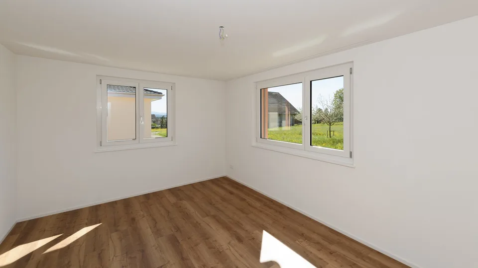 Nouveau bâtiment, quasi autonome en énergie - Maison familiale individuelle de 5½ pièces avec grand jardin