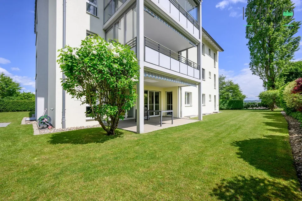 Living with a view: Spacious garden apartment with 280 m² fantastic, private garden paradise