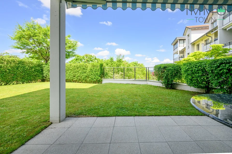 Living with a view: Spacious garden apartment with 280 m² fantastic, private garden paradise
