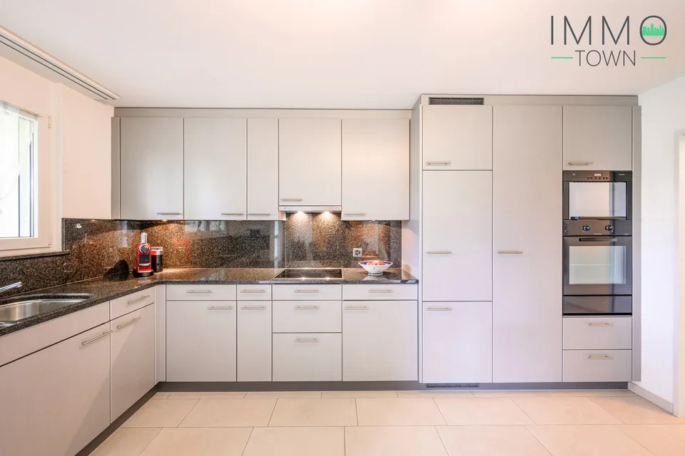 Living with a view: Spacious garden apartment with 280 m² fantastic, private garden paradise