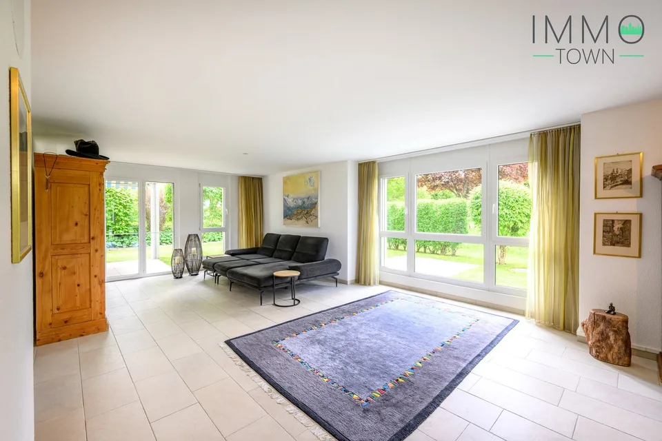 Living with a view: Spacious garden apartment with 280 m² fantastic, private garden paradise