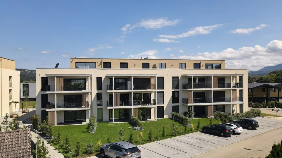 Neue 4.5-Zimmer-Wohnung - Großer Balkon