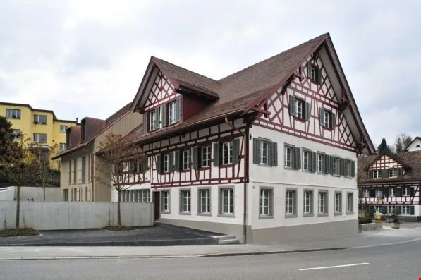 Atelier / Gewerbe-/Büroraum an zentraler Lage