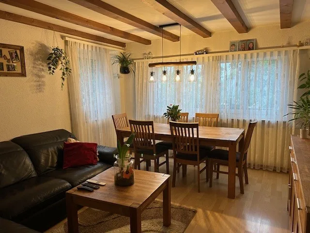 Family-friendly residential property with 2 house parts in Fehraltorf