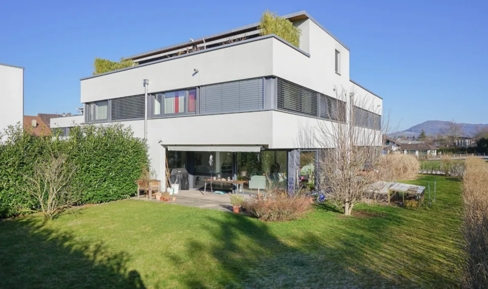 Exklusives Wohnerlebnis mit Gartenparadies in Gipf-Oberfrick