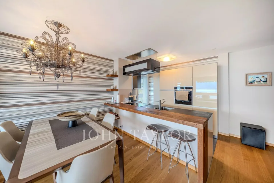 Wohnung mit 3.5 Zimmern und atemberaubendem Blick