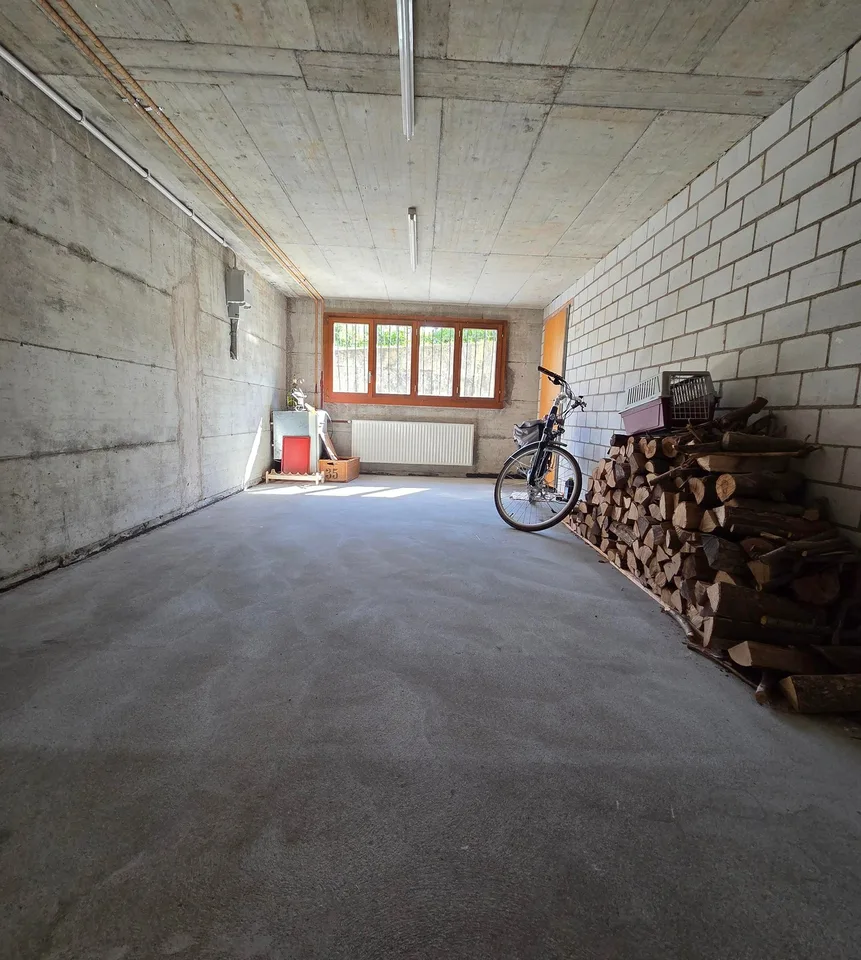 Half-house with 5.5 rooms in a quiet location in Balsthal for sale