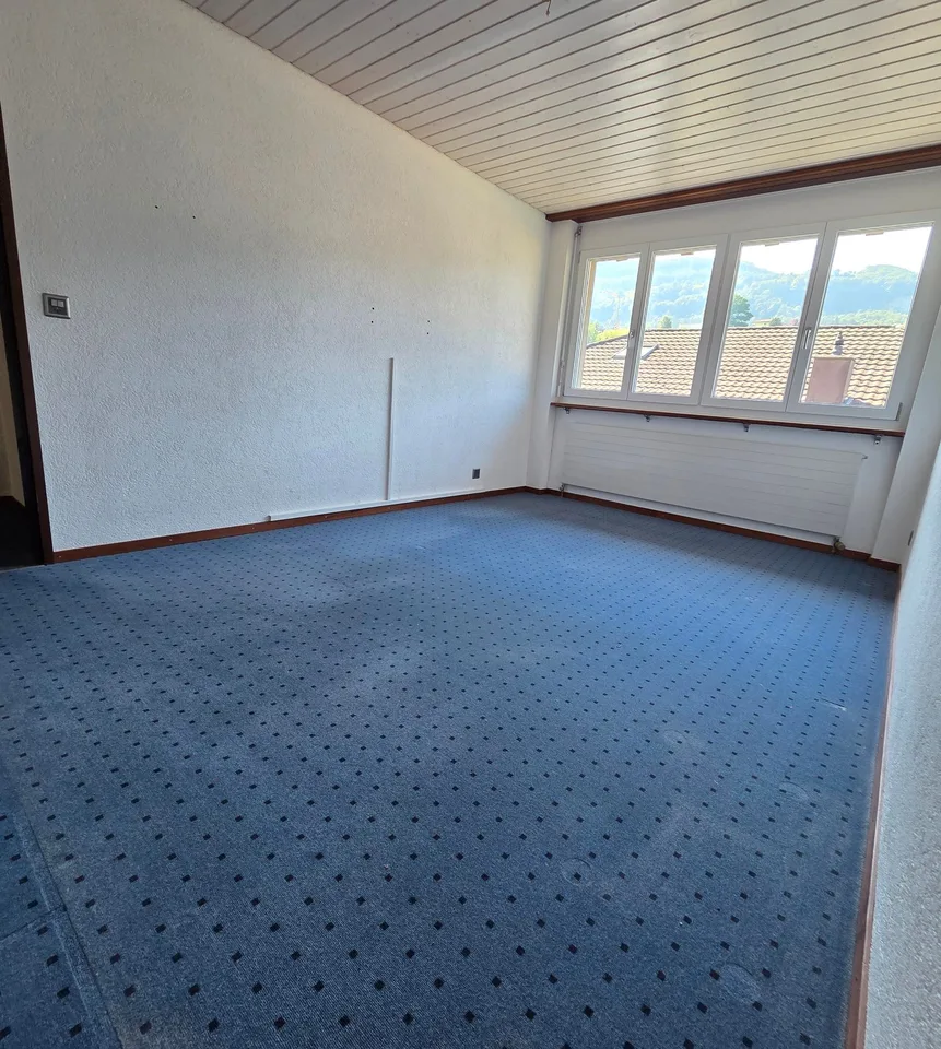Half-house with 5.5 rooms in a quiet location in Balsthal for sale