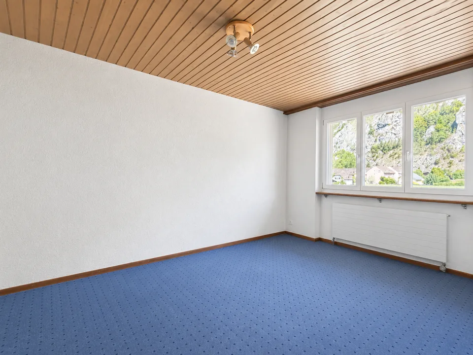 Half-house with 5.5 rooms in a quiet location in Balsthal for sale