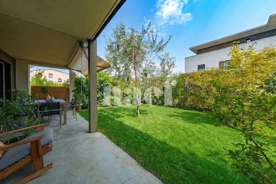 Exklusivität? 6-Zimmer-Familienwohnung mit privatem Garten in Satigny