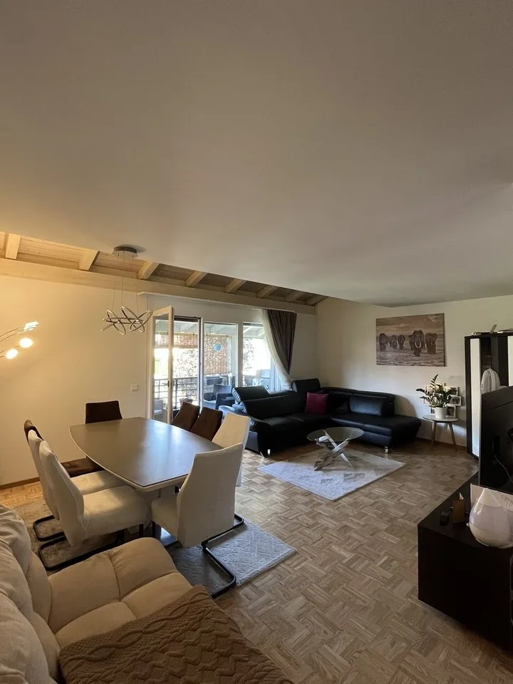 KURZPIN - 2,5 Zimmer im 2. Stock
