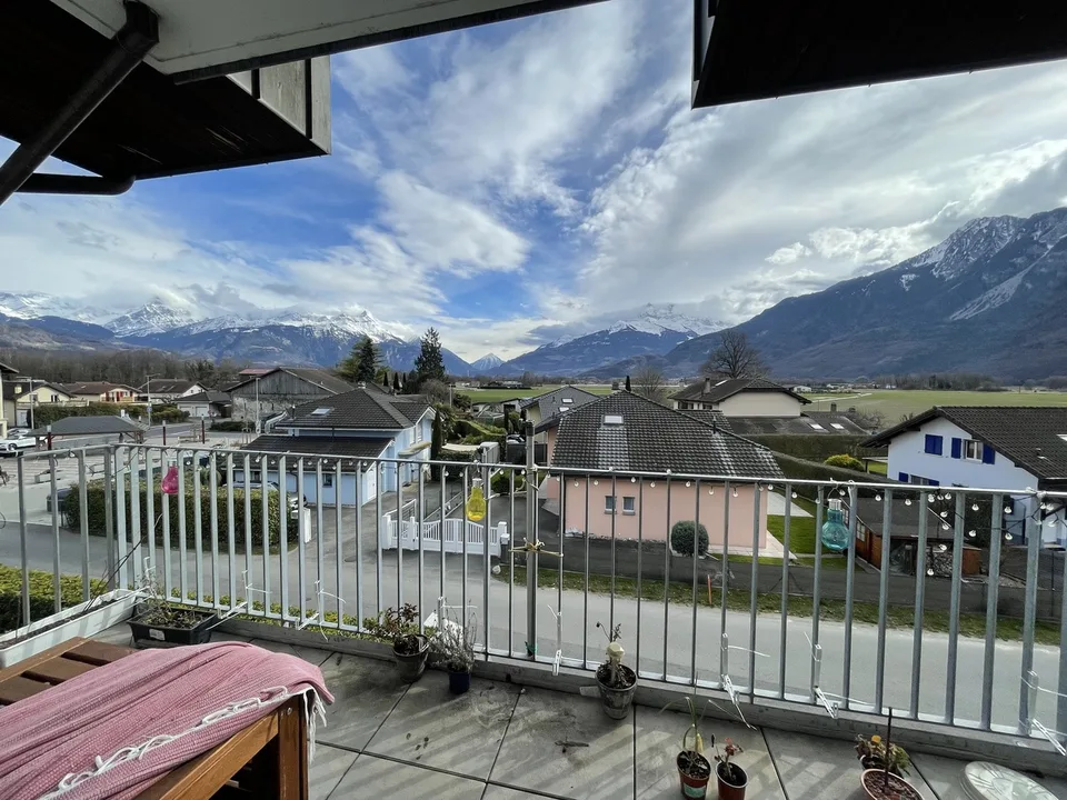 Ampio appartamento di 3,5 locali con balcone