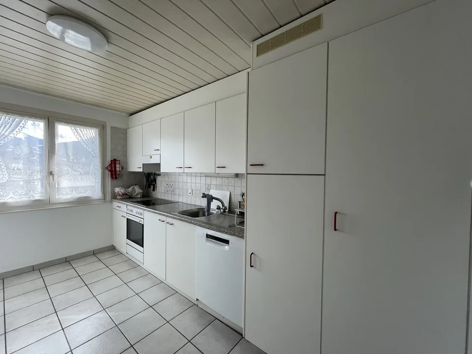 Ampio appartamento di 3,5 locali con balcone