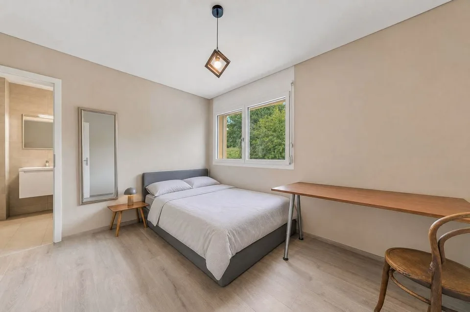 Villa familiale récente avec piscine chauffée et vue dégagée