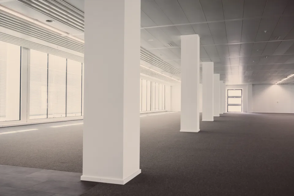 Discover our iconic office high-rise