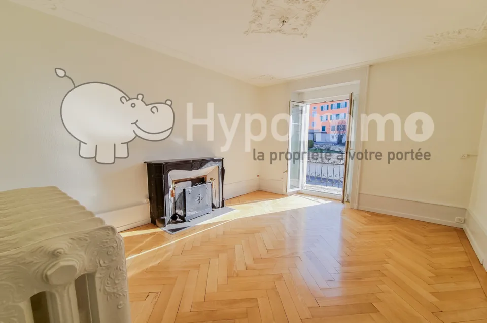Bel appartement de 4 pièces au 1er étage avec garage
