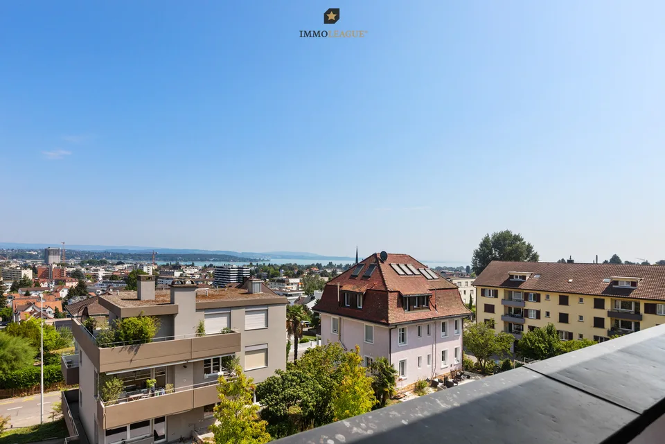 Wohnen über den Dächern mit Blick auf den See.