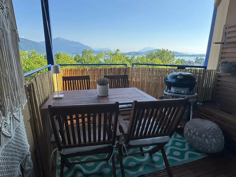 Möblierte 3.5-Zimmerwohnung mit Seeblick im Zentrum von Zug