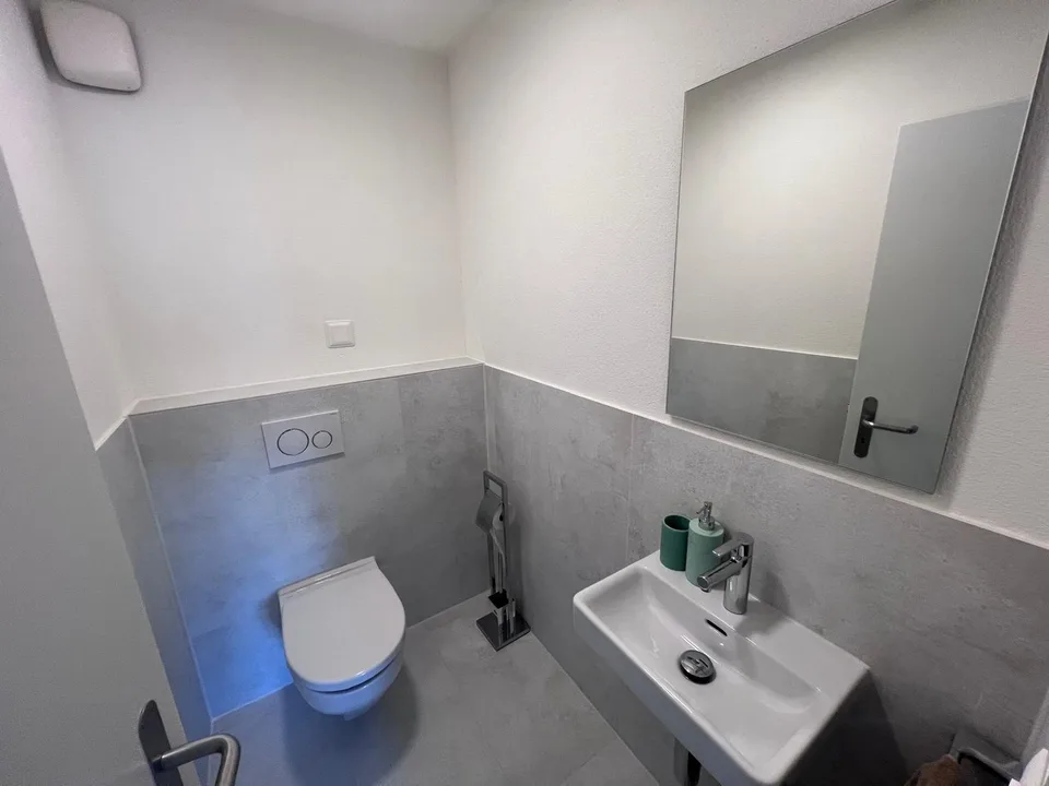 Furnished 3.5-room apartment with lake view in the center of Zug