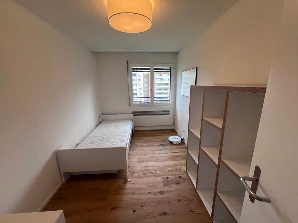 Furnished 3.5-room apartment with lake view in the center of Zug