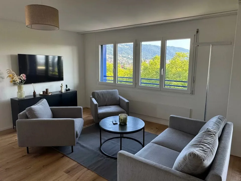 Furnished 3.5-room apartment with lake view in the center of Zug
