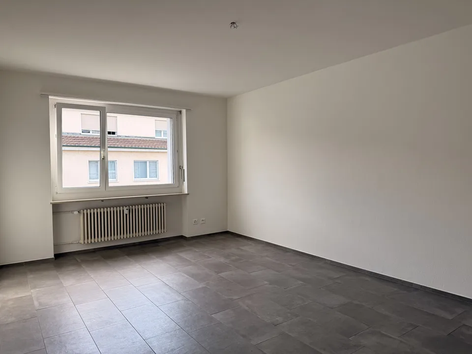 Appartement rénové de 2,5 pièces dans le quartier d'Iselin