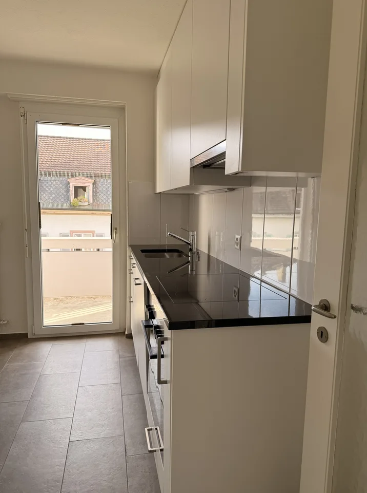 Appartement rénové de 2,5 pièces dans le quartier d'Iselin