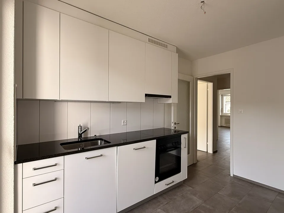 Appartement rénové de 2,5 pièces dans le quartier d'Iselin