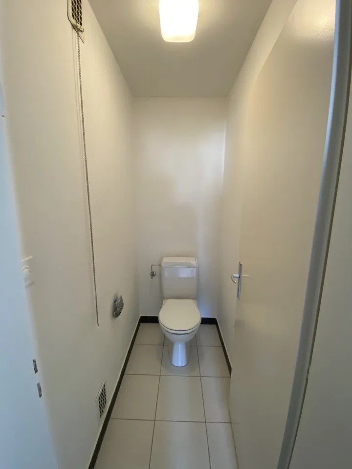 Wohnung mit 4.5 Zimmern im 2. Stock