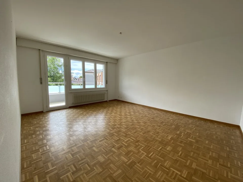 Wohnung mit 4.5 Zimmern im 2. Stock