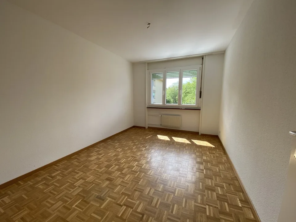 Wohnung mit 4.5 Zimmern im 2. Stock