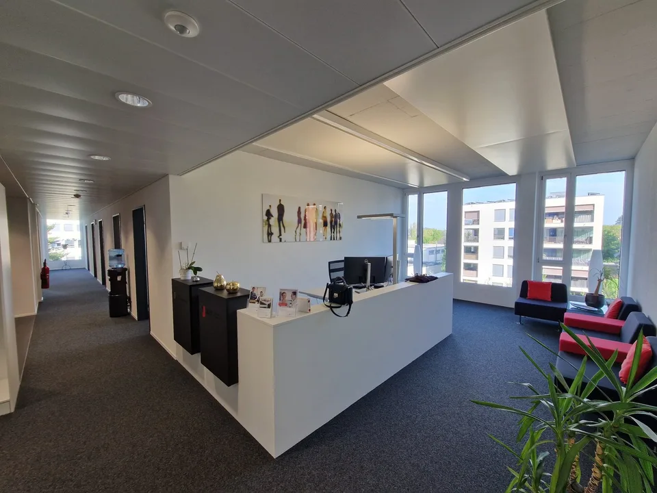 Dernier espace de bureau/commercial libre - 466 m² de locaux aménagés en plein cœur du quartier