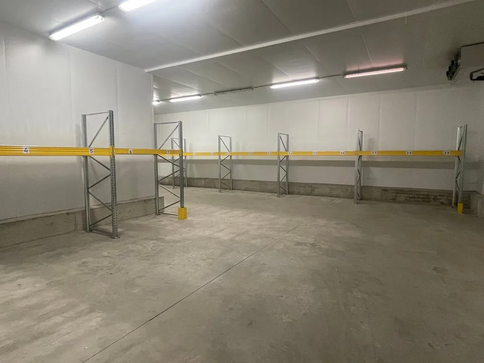 Gewerbeliegenschaft inkl. Kühlhaus - Immobile commerciale incluso CELLE FRIGORIFERE !