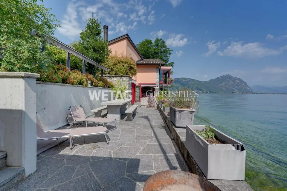 Direkt am See mit Bootsplatz: Charmante Villa in Riva San Vitale zum Verkauf ? Zweitwohnsitz möglich