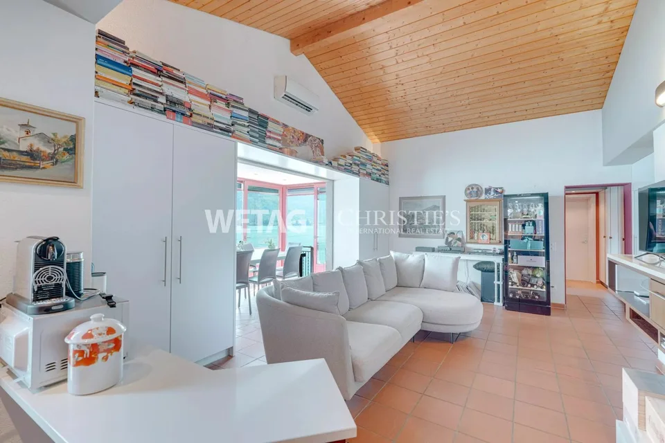 Direkt am See mit Bootsplatz: Charmante Villa in Riva San Vitale zum Verkauf ? Zweitwohnsitz möglich