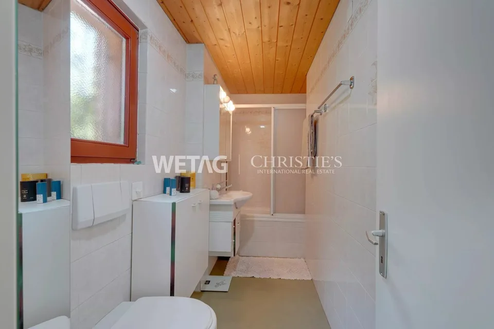 Direkt am See mit Bootsplatz: Charmante Villa in Riva San Vitale zum Verkauf ? Zweitwohnsitz möglich