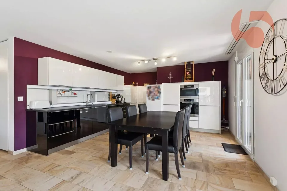 Schönes durchgehendes 4,5-Zimmer-Apartment
