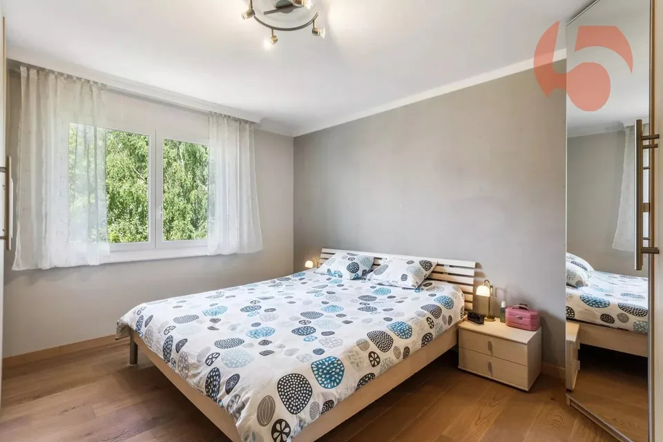 Schönes durchgehendes 4,5-Zimmer-Apartment