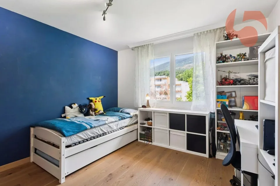 Schönes durchgehendes 4,5-Zimmer-Apartment