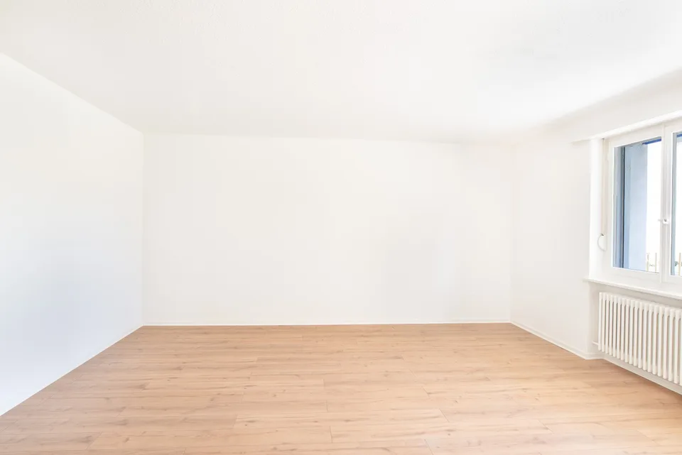Renovierte 4- Zimmerwohnung in Spreitenbach zu vermieten!