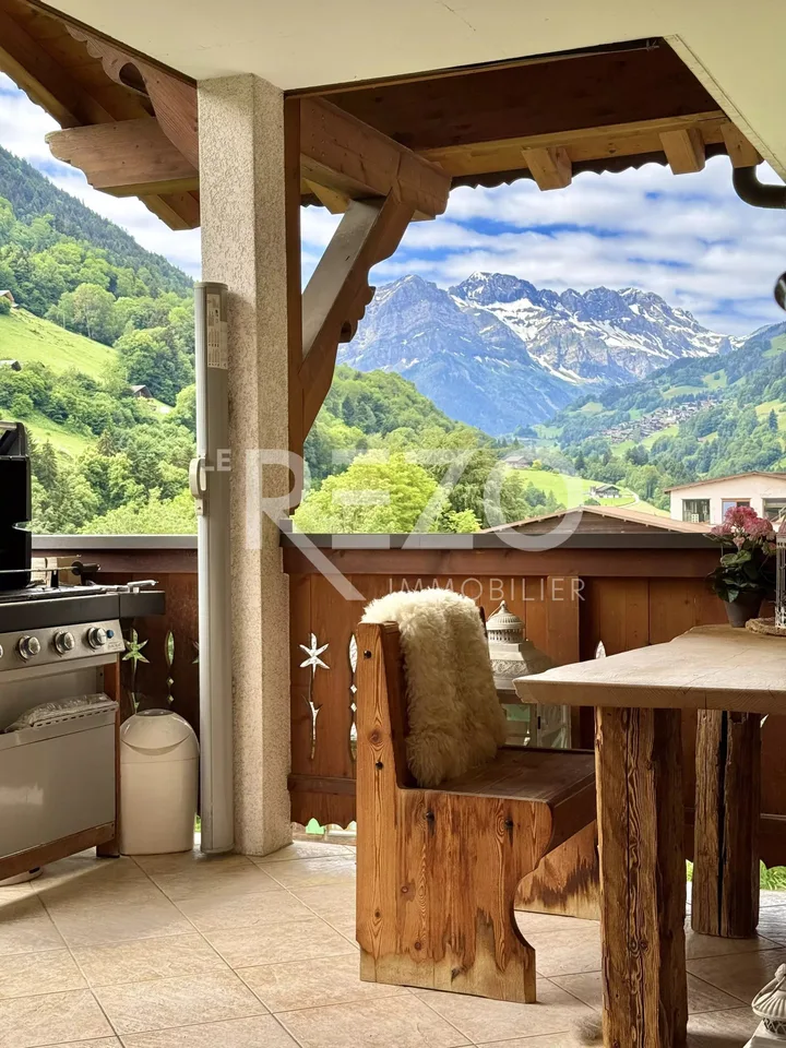 Wohnung mit 4,5 Zimmern, großem Balkon und Panoramablick. Troistorrents, VS